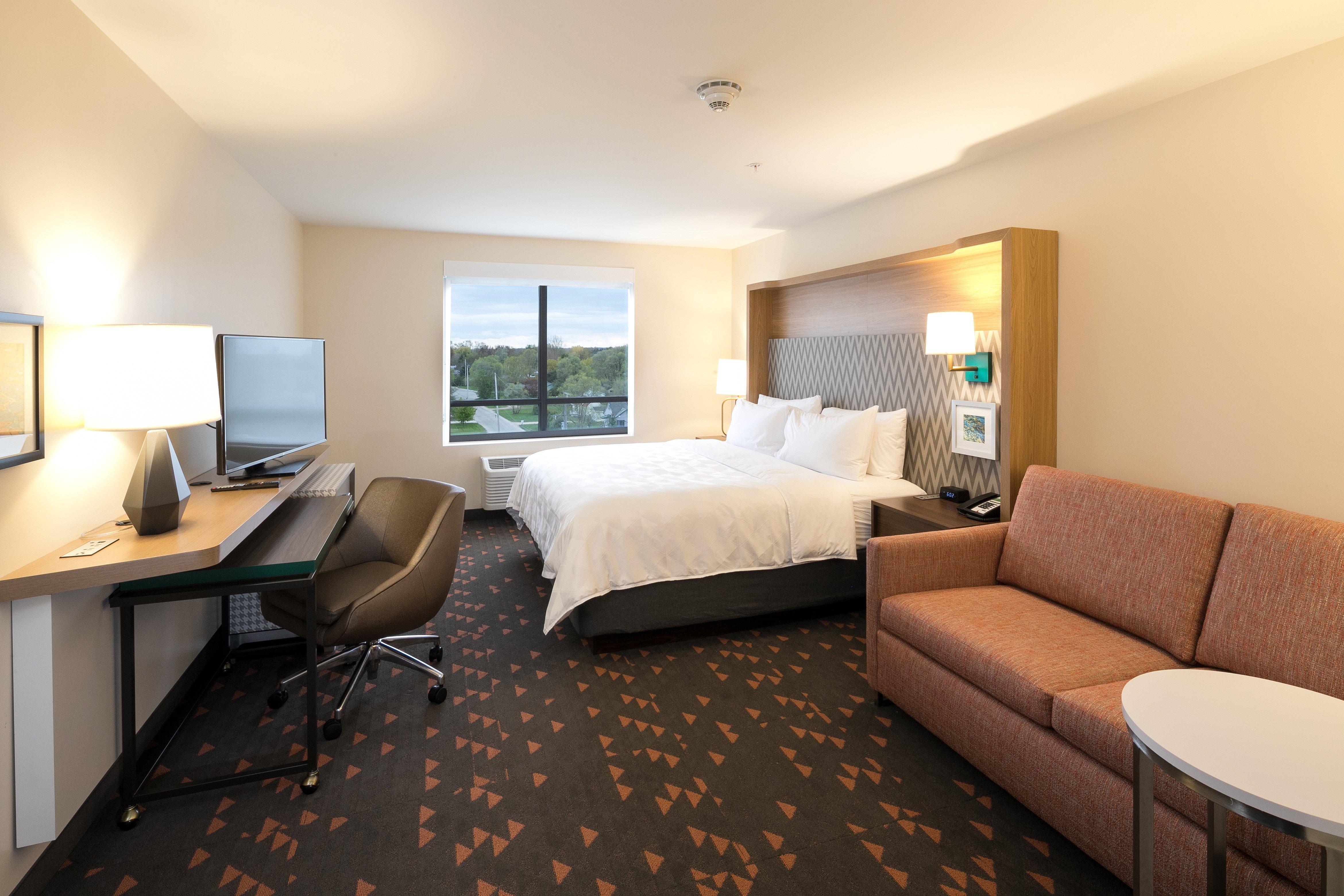 Holiday Inn Hotel & Suites - Mount Pleasant By Ihg Exterior photo