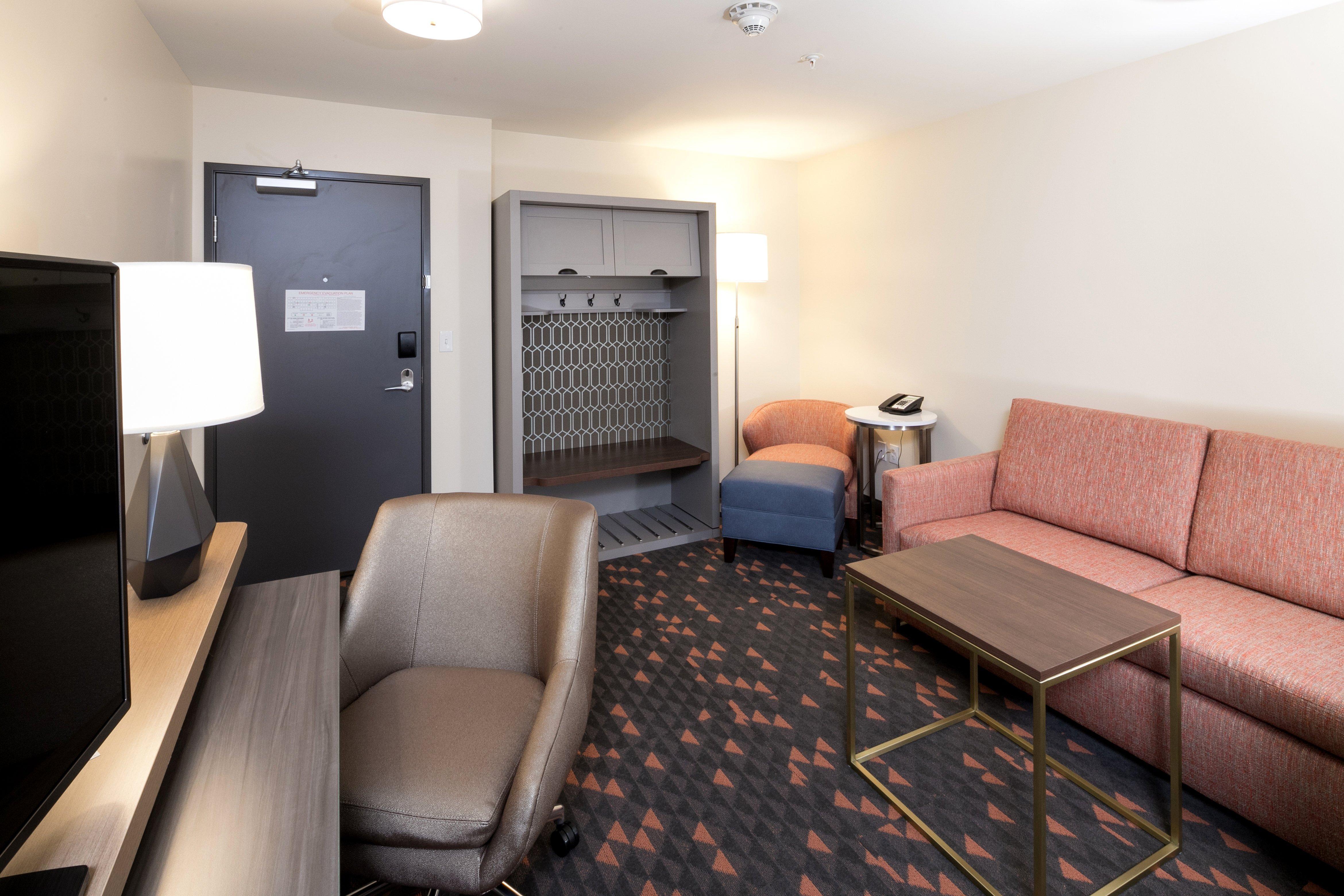 Holiday Inn Hotel & Suites - Mount Pleasant By Ihg Exterior photo