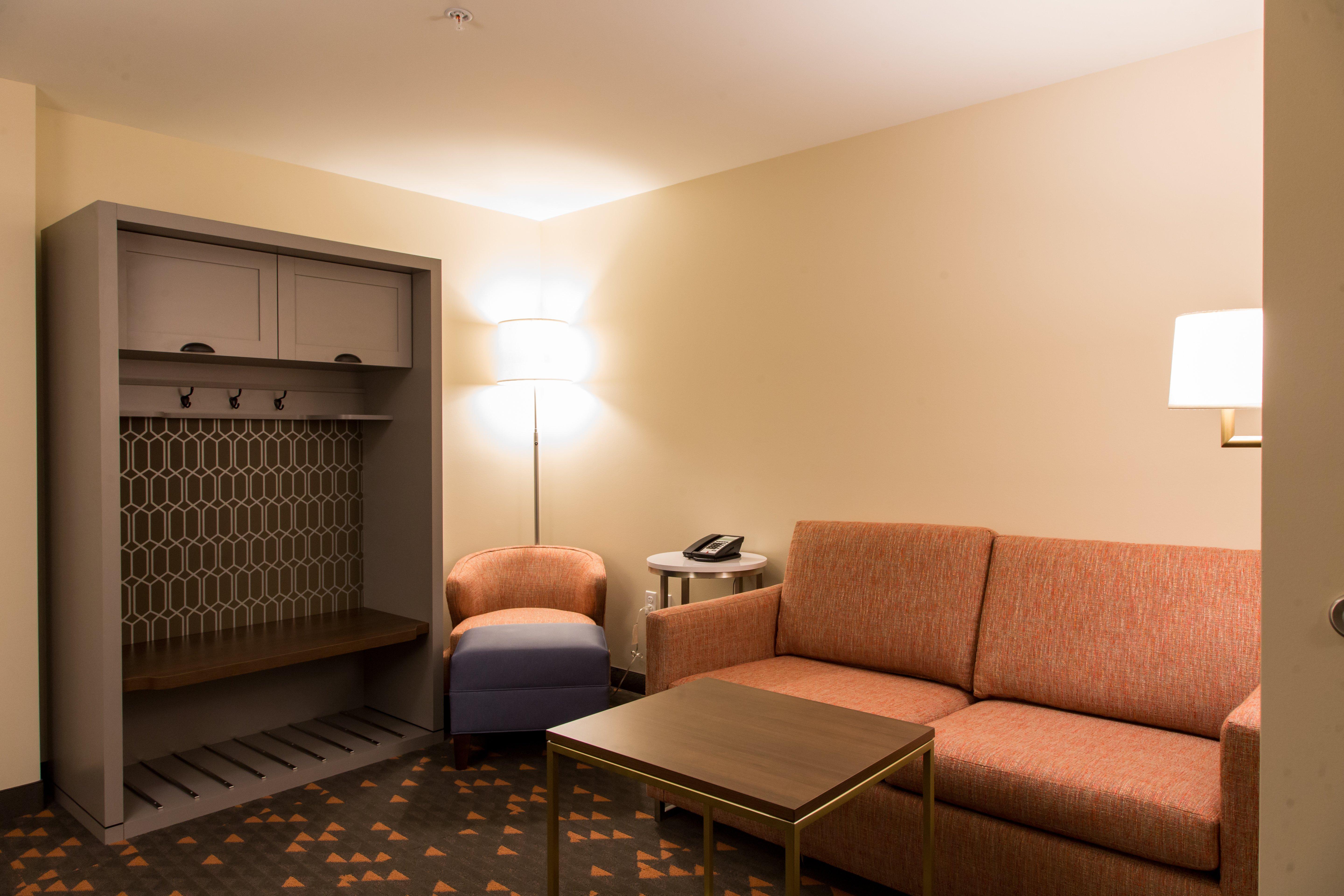 Holiday Inn Hotel & Suites - Mount Pleasant By Ihg Exterior photo