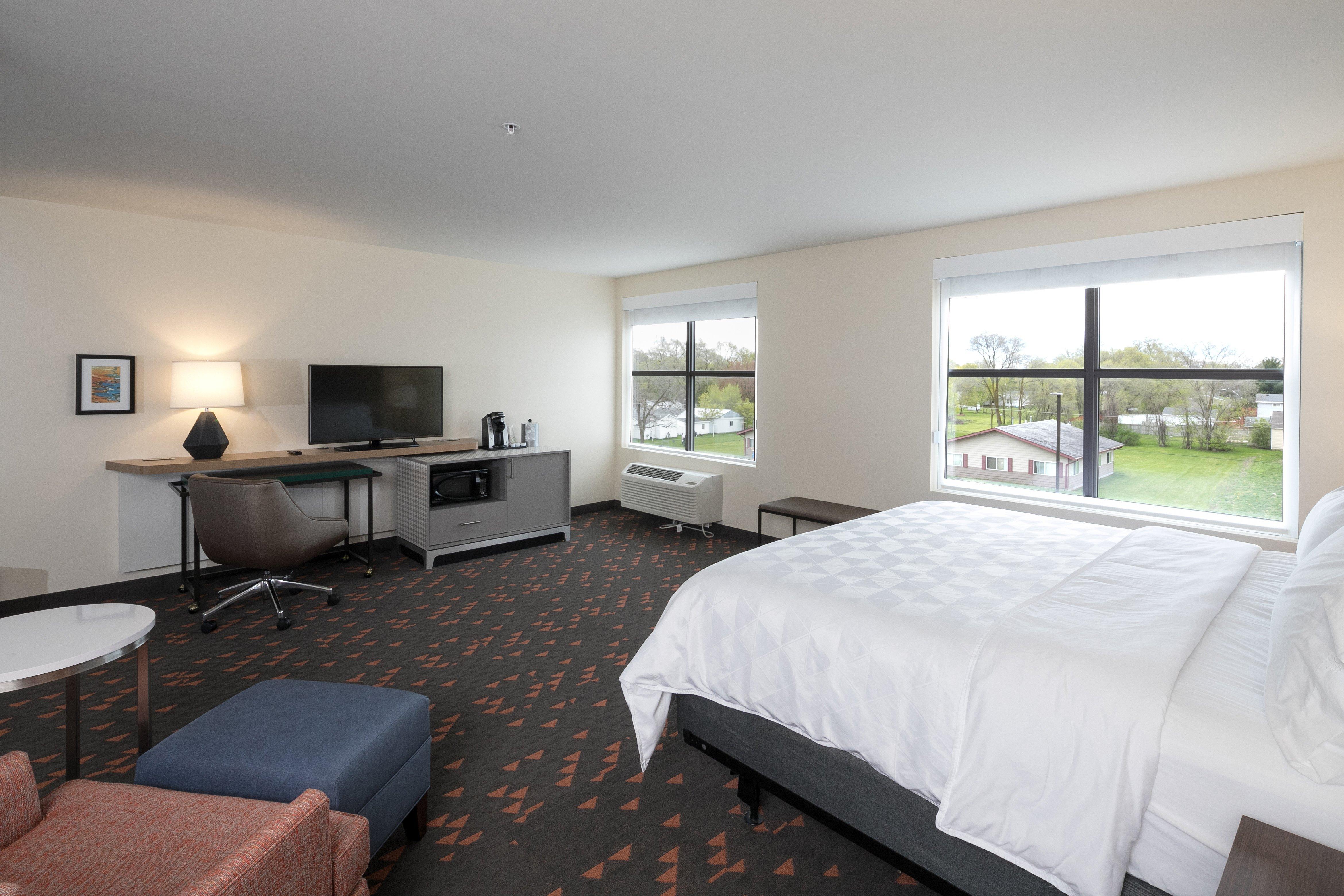 Holiday Inn Hotel & Suites - Mount Pleasant By Ihg Exterior photo