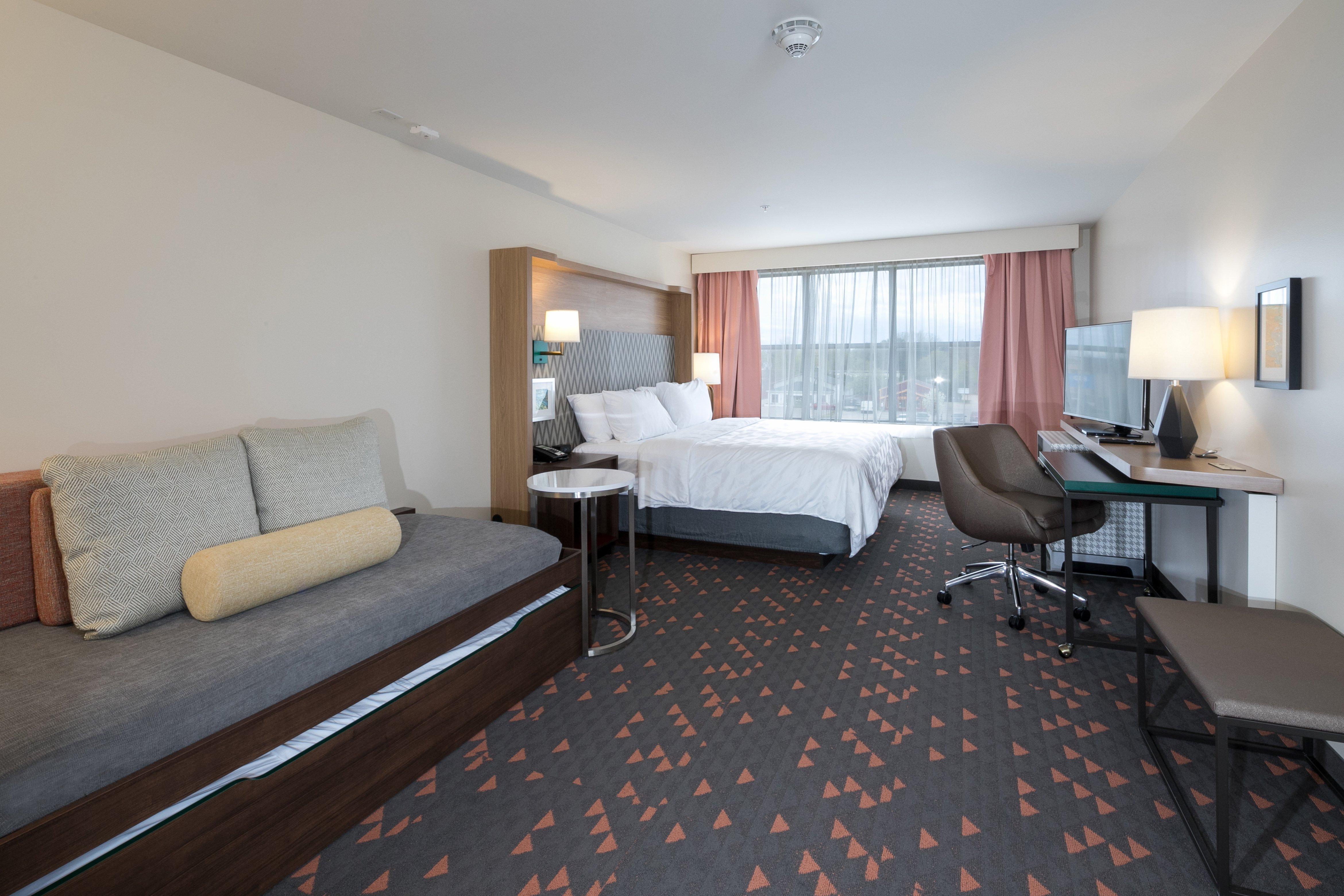 Holiday Inn Hotel & Suites - Mount Pleasant By Ihg Exterior photo